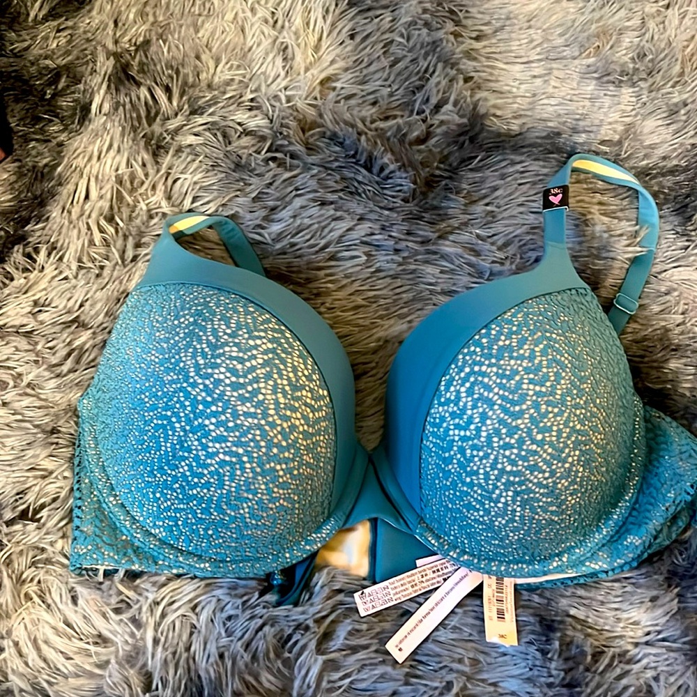 Brand New w/ tags 38C Body by Victoria Secret